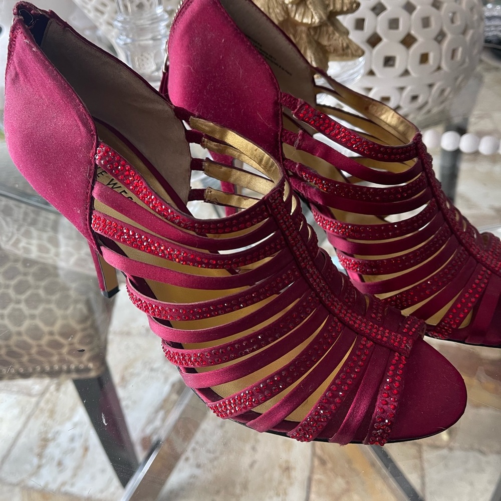 Red Nine West red shoe with sequins size 8/12 … NWOT